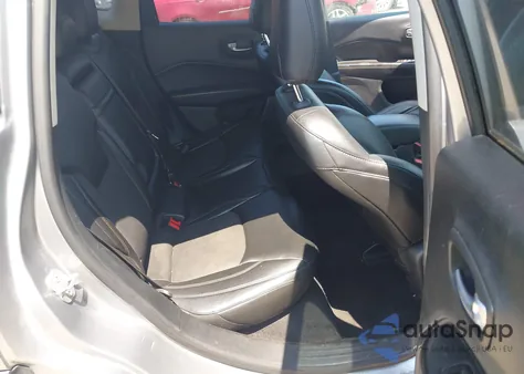 2018 Jeep Compass Latitude 4X4 from USA, damaged, VIN 3C4NJDBB4JT397872